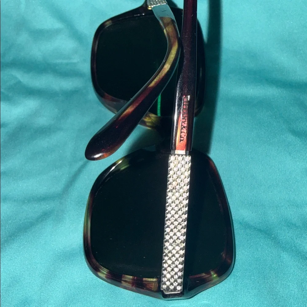 Tiffany & Co. Sunglasses Full Inclusion - Picture 7 of 8
